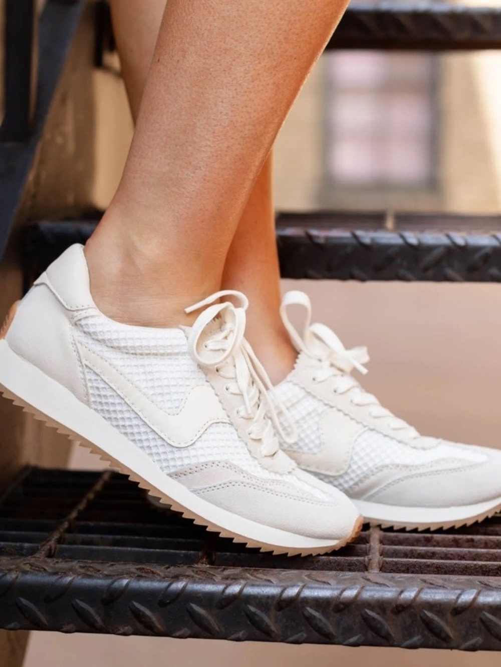 Dolce Vita B.NTCD Women's White Mesh Retro Runner Sneakers, Size 7.5 EUC